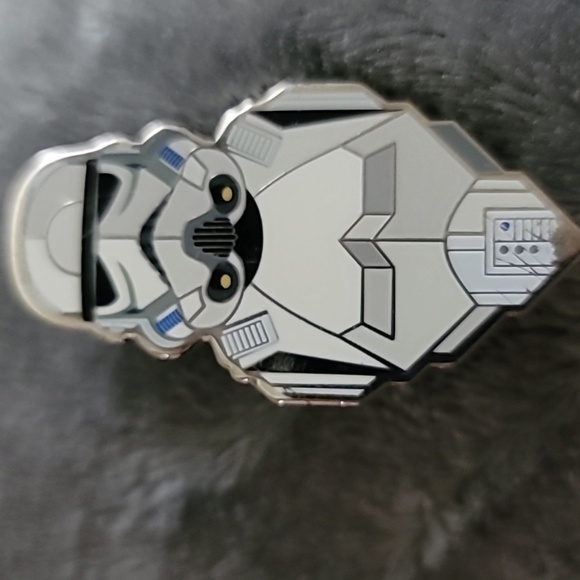 Genuine Star Wars Celebration 2022 / 2020 Anaheim STORMTROOPER PIN - Picture 3 of 5